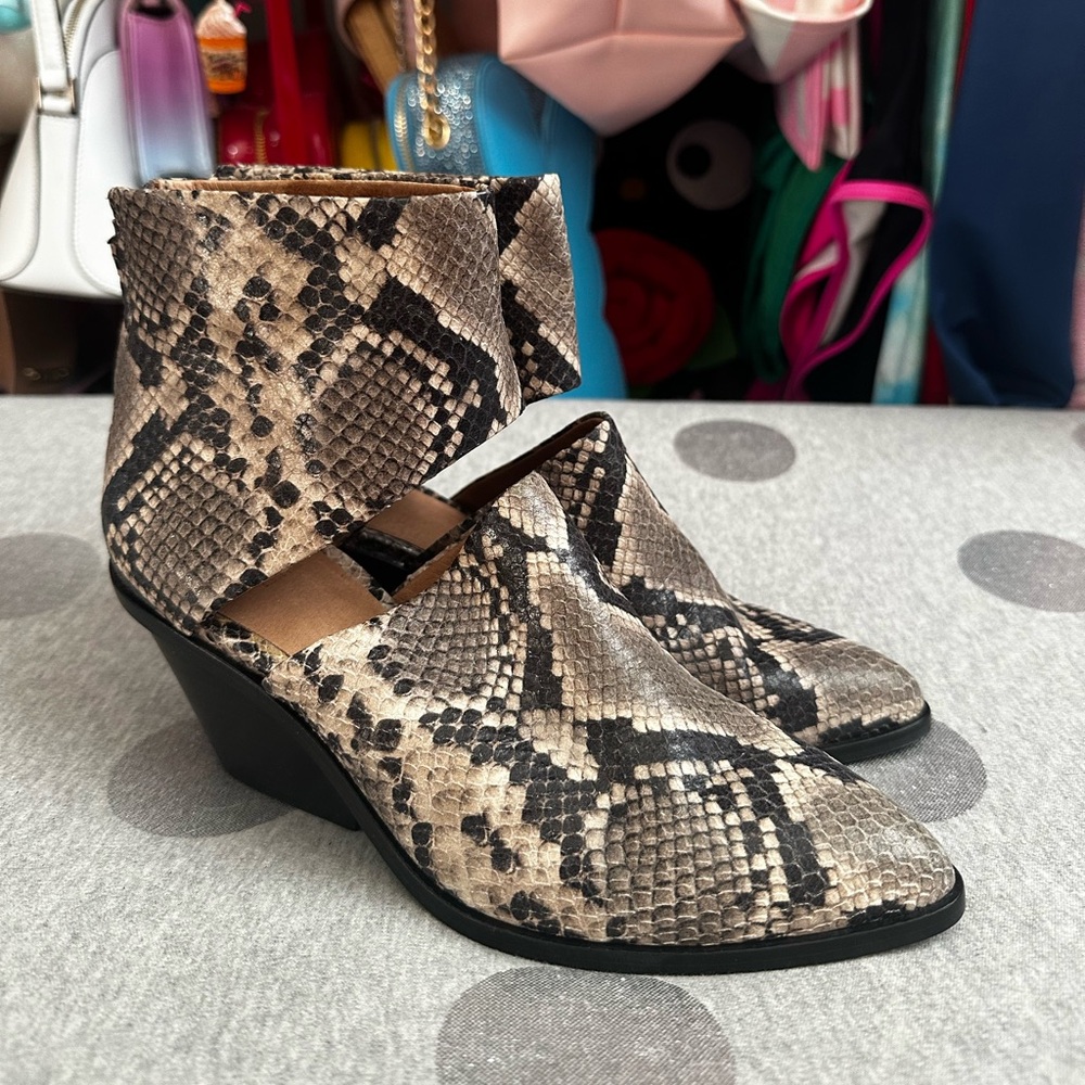 FRYE Snakeskin Open-Front Ankle Boots Size Size 6